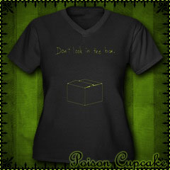Don't Look in the Box Women's Plus Size V-Neck Dar